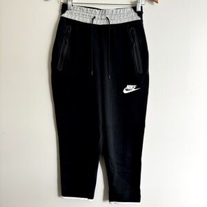 Nike Cropped XS Tech Fleece Sweatpants